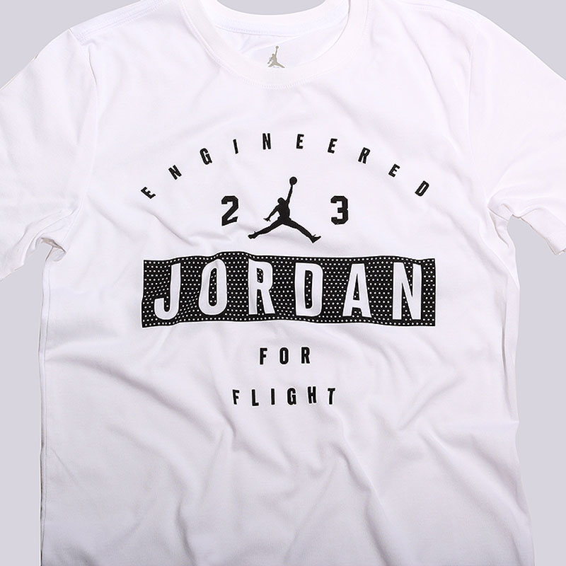 мужская белая футболка Jordan Engineered For Flight Tee 801556-100 - цена, описание, фото 2